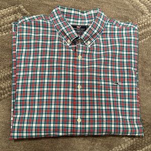 Men’s Vineyard Vine Button down shirt